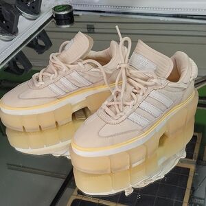 Womens 7  Adidas x Ivy Park Super Sleek Chunky sneaker in the "Halo Ivory" color